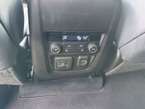 Used 2024 Buick Enclave Premium AWD/4WD image 24