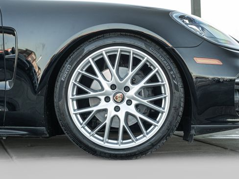 Used 2023 Porsche Panamera 4 image 38