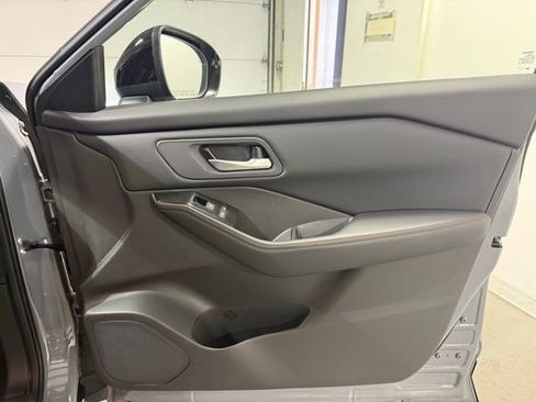 Used 2026 Nissan Rogue SV AWD/4WD image 25