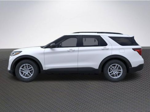 New 2026 Ford Explorer Active w/ Active Comfort Package RWD image 3