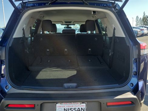 New 2025 Nissan Pathfinder SV image 13