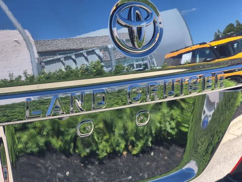 Used 2021 Toyota Land Cruiser Heritage Edition AWD/4WD image 13