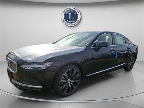 New 2025 Volvo S90 B6 Plus image 3