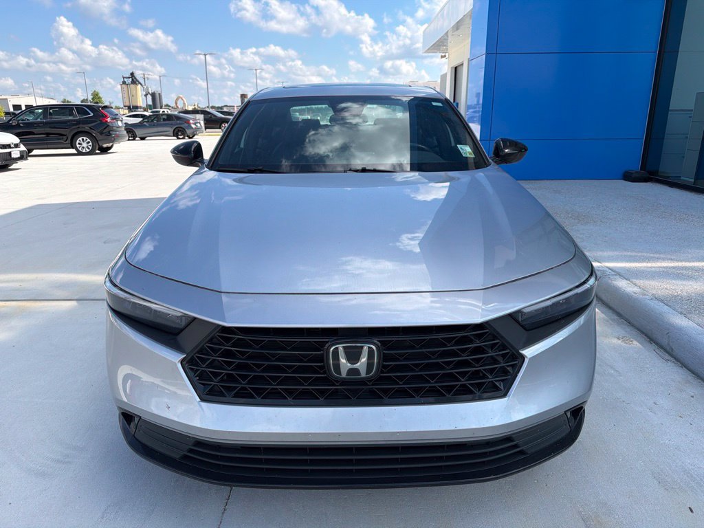 Used 2025 Honda Accord Sport image 2