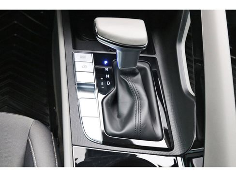 Certified 2025 Hyundai Elantra SEL image 25