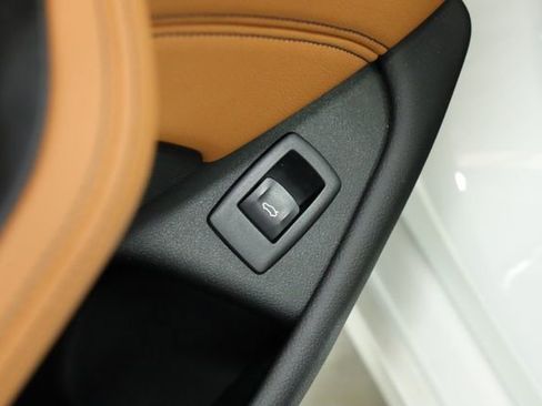 Used 2023 BMW 540i w/ Convenience Package image 36