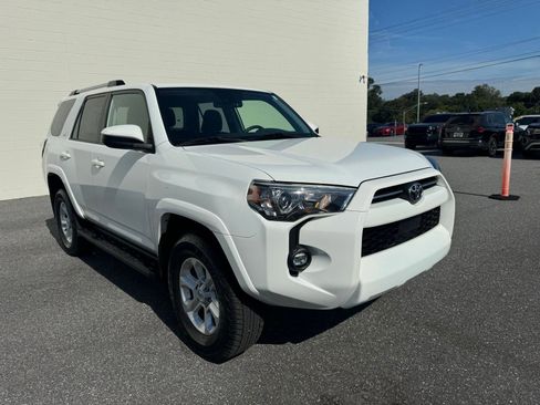 Used 2024 Toyota 4Runner SR5 image 29