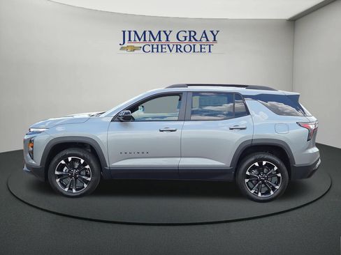 New 2027 Chevrolet Equinox RS w/ Convenience Package III FWD image 2