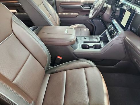 Used 2025 GMC Sierra 2500 Denali w/ Denali Reserve Package AWD/4WD image 14
