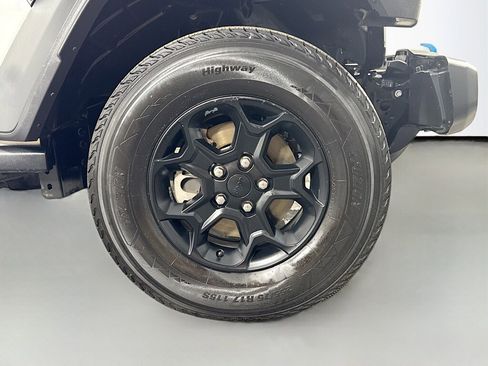 Used 2023 Jeep Wrangler Unlimited AWD/4WD image 45