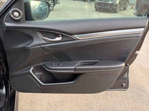 Used 2016 Honda Civic Touring image 29