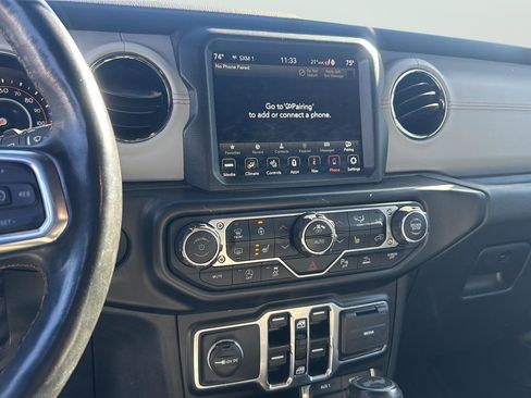 Used 2022 Jeep Wrangler Unlimited Sahara image 16