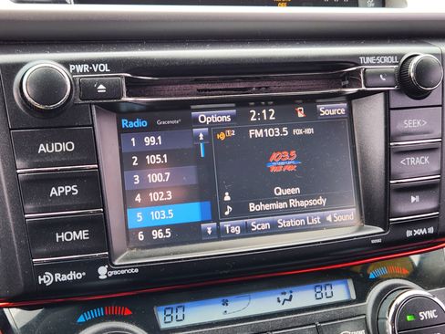 Used 2018 Toyota RAV4 XLE image 13