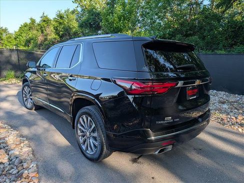 Used 2023 Chevrolet Traverse Premier AWD/4WD image 3