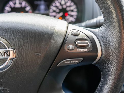 Used 2019 Nissan Pathfinder SL image 21