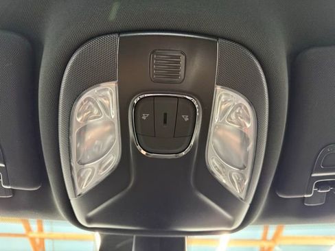 New 2026 Jeep Compass Latitude image 18