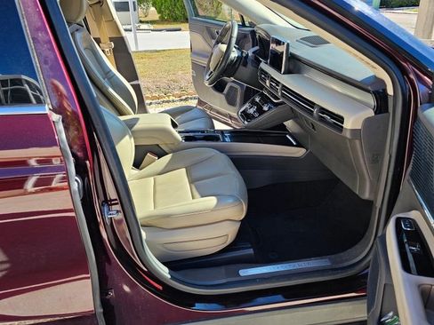 Used 2021 Lincoln Corsair FWD w/ Premium Package image 5