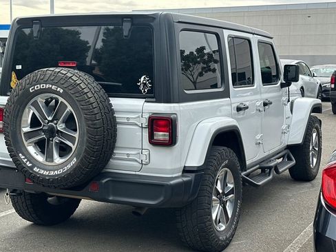 Used 2020 Jeep Wrangler Unlimited Sahara image 5