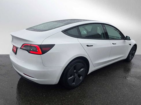 Used 2023 Tesla Model 3 Standard Range image 3