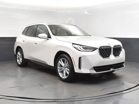 Certified 2025 BMW X3 xDrive30i image 9