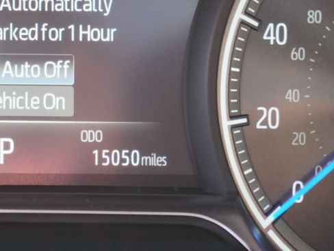Used 2024 Toyota Venza LE AWD/4WD image 22