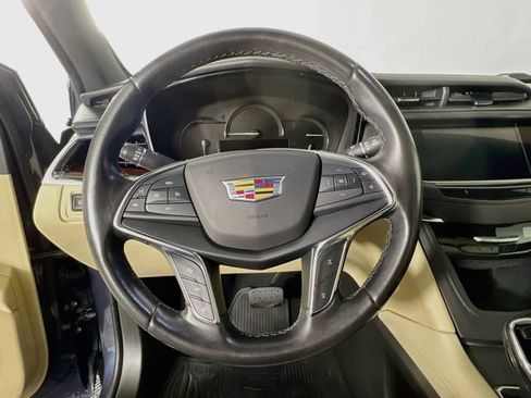 Used 2018 Cadillac XT5 Luxury w/ Driver Awareness Package AWD/4WD image 12