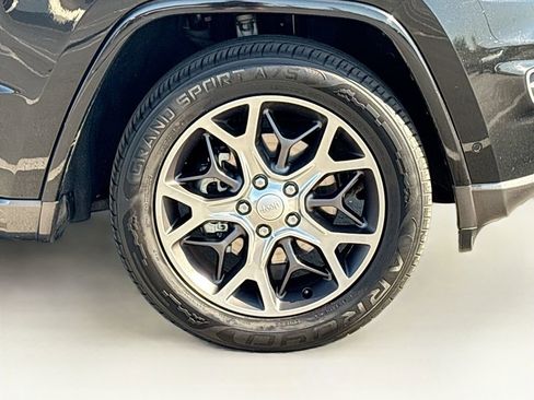Used 2018 Jeep Grand Cherokee Limited RWD image 32