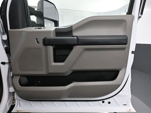 Used 2022 Ford F250 XL w/ Power Equipment Group AWD/4WD image 42