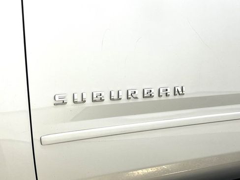 Used 2020 Chevrolet Suburban Premier image 42