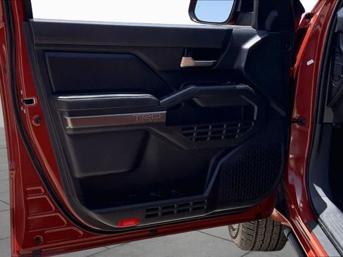 Used 2025 Toyota Tacoma TRD Sport RWD image 21