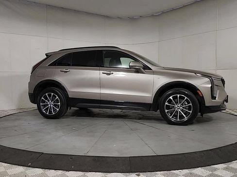 Used 2025 Cadillac XT4 Sport AWD/4WD image 8