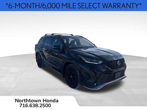 Used 2023 Toyota Highlander L image 2