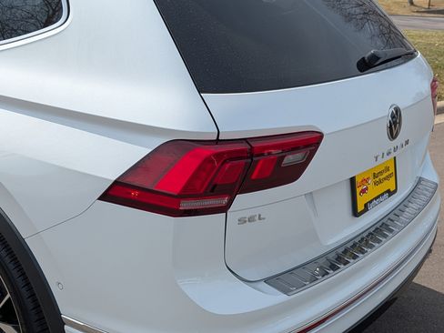 Certified 2022 Volkswagen Tiguan SEL R-Line AWD/4WD image 17