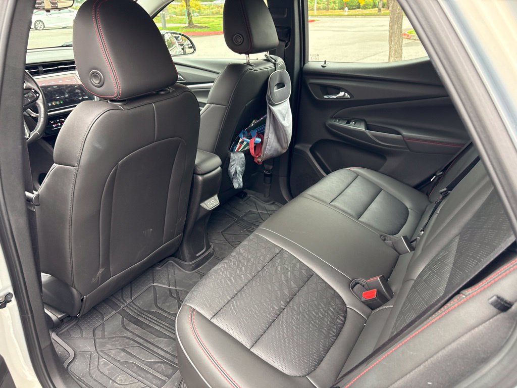 Used 2023 Chevrolet Bolt EUV Premier w/ Sun & Sound Package FWD image 23