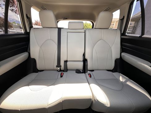 Used 2025 Toyota Grand Highlander AWD Hybrid image 54