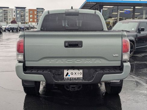 Used 2022 Toyota Tacoma TRD Sport AWD/4WD image 6