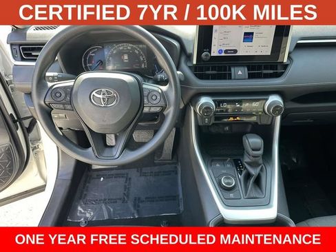 Used 2025 Toyota RAV4 XLE AWD/4WD image 18