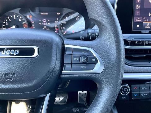 Used 2025 Jeep Compass Sport AWD/4WD image 19