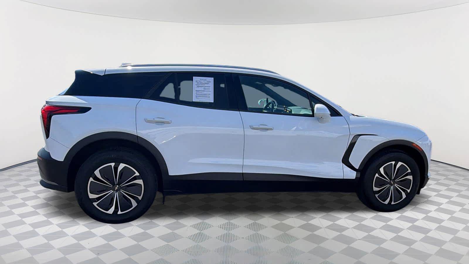 Used 2024 Chevrolet Blazer EV LT AWD/4WD image 4