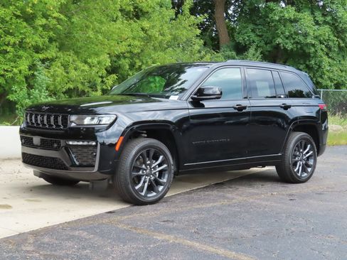 Certified 2026 Jeep Grand Cherokee Limited AWD/4WD image 20