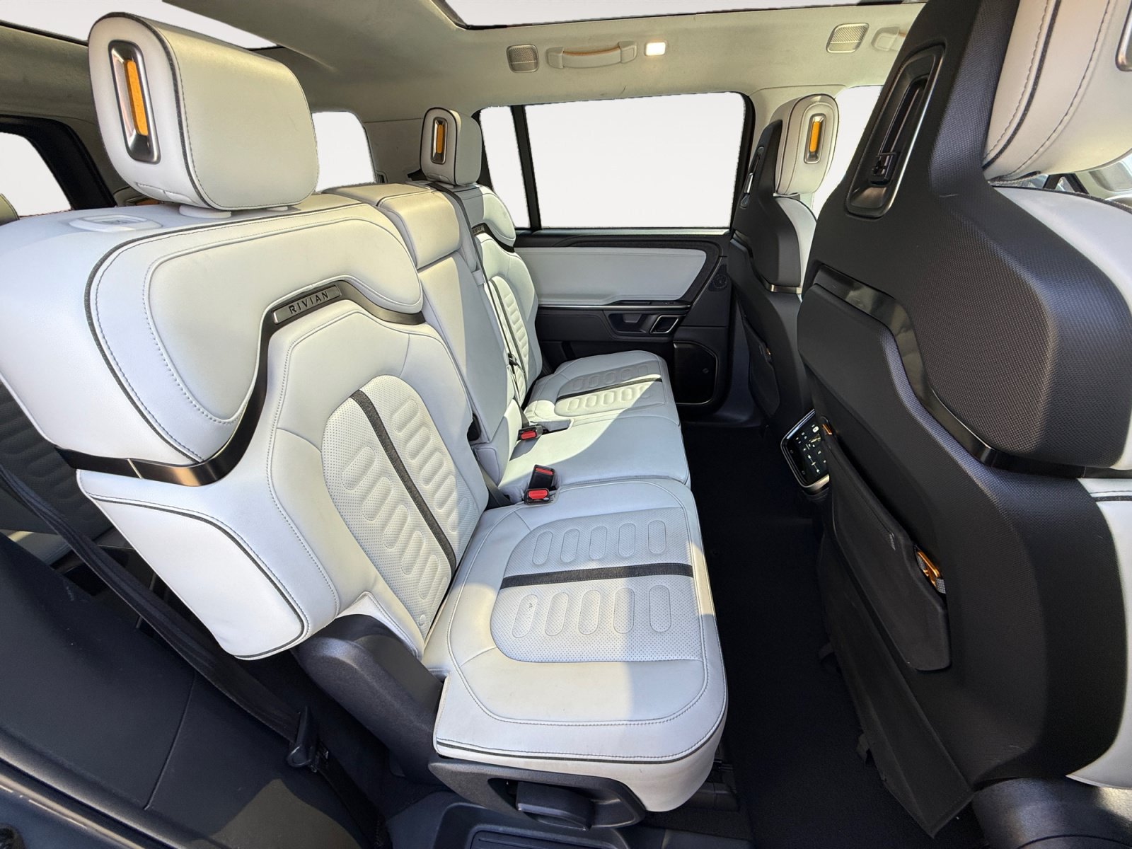Used 2024 Rivian R1S Adventure Dual AWD/4WD image 18