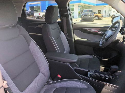 Certified 2025 Chevrolet TrailBlazer LT AWD/4WD image 32