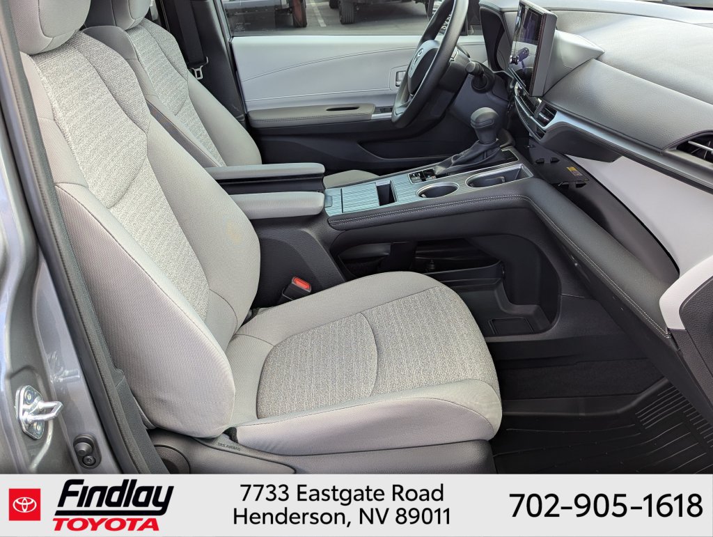 Certified 2026 Toyota Sienna LE FWD image 15
