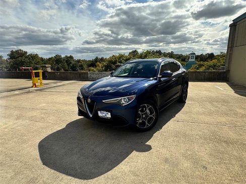 Used 2018 Alfa Romeo Stelvio Sport w/ Cold Weather Package image 2