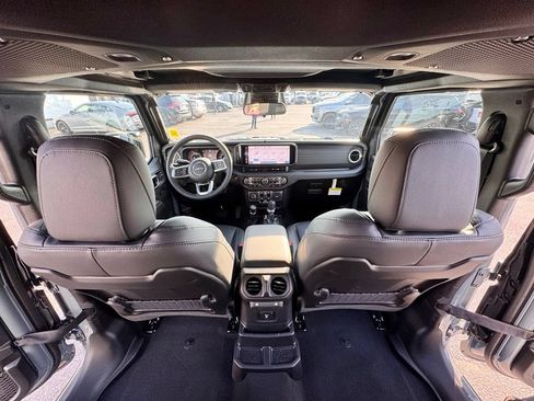 New 2026 Jeep Wrangler Unlimited Sahara AWD/4WD image 22