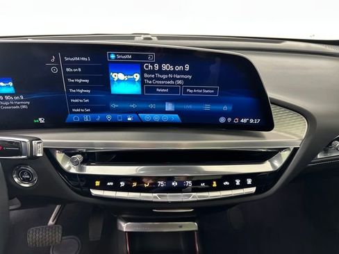 Used 2024 Cadillac Lyriq Luxury image 21