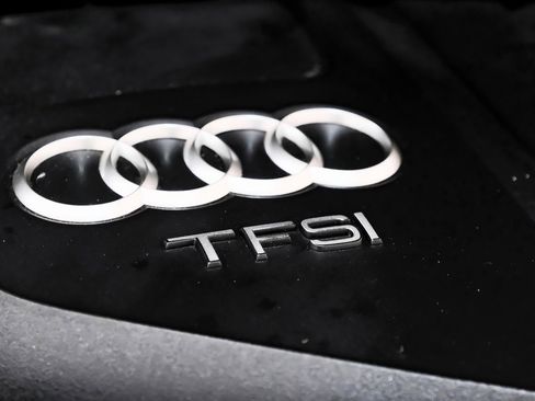 Used 2017 Audi Q5 2.0T Premium Plus w/ Technology Package image 65