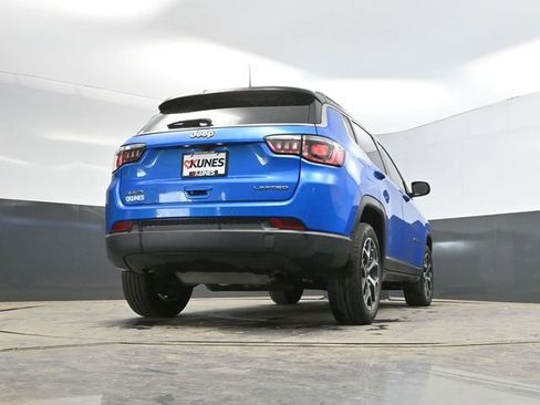 Used 2025 Jeep Compass Limited AWD/4WD image 49