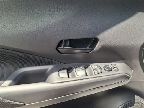Certified 2025 Nissan Kicks Play S FWD image 17