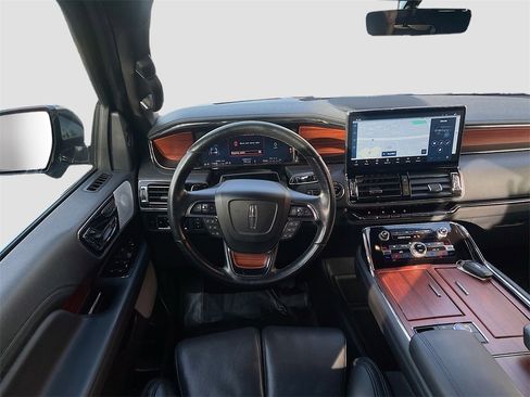 Used 2023 Lincoln Navigator L Reserve image 24